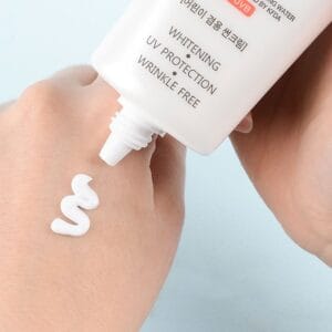 Jigott Whitening UV Sun Block Cream.jpg